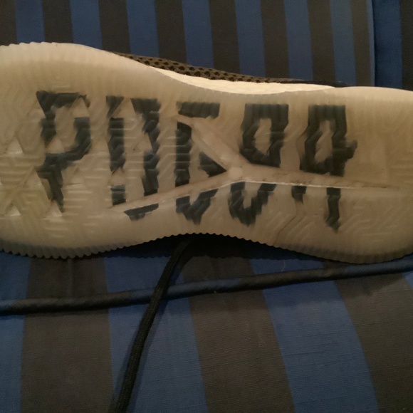 Sneakers - Picture 3 of 8